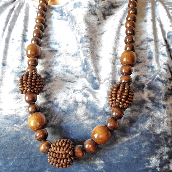 Statement necklace - Picture 3 of 3